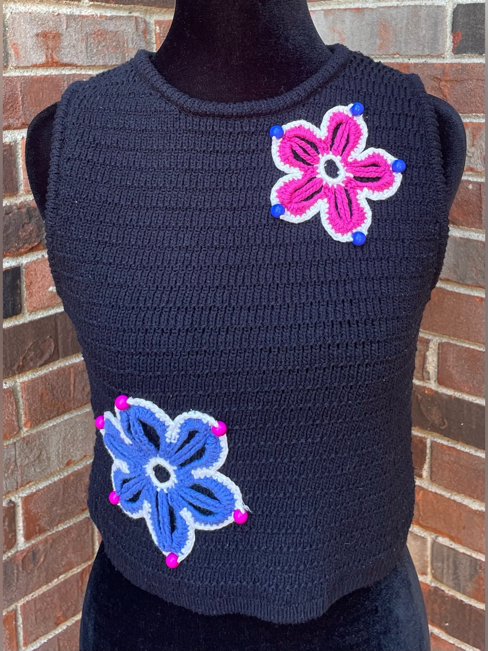 Industry Republic Women’s Black Sleeveless Knit Floral Embroidered Top Sz S Boho
